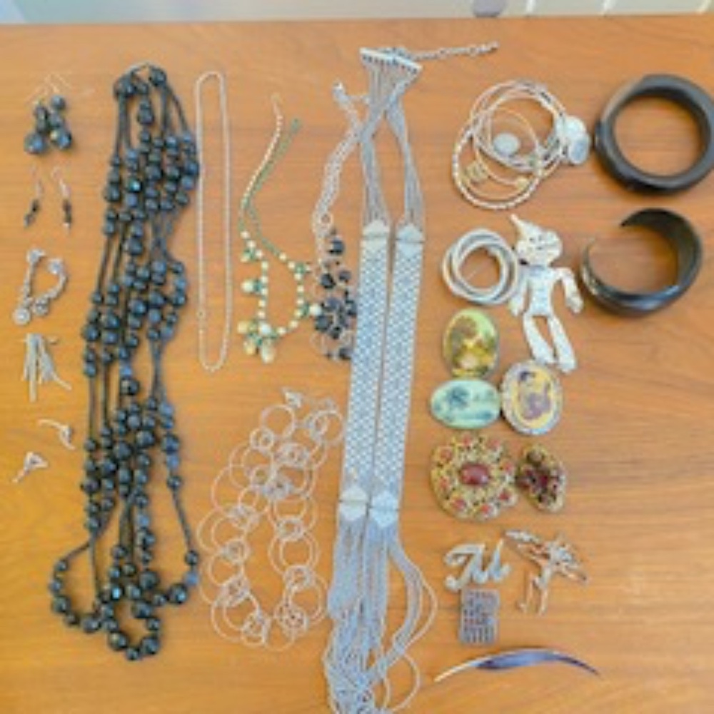 6 Necklaces, 8 Bracelets and 5 earrings, 11 pins